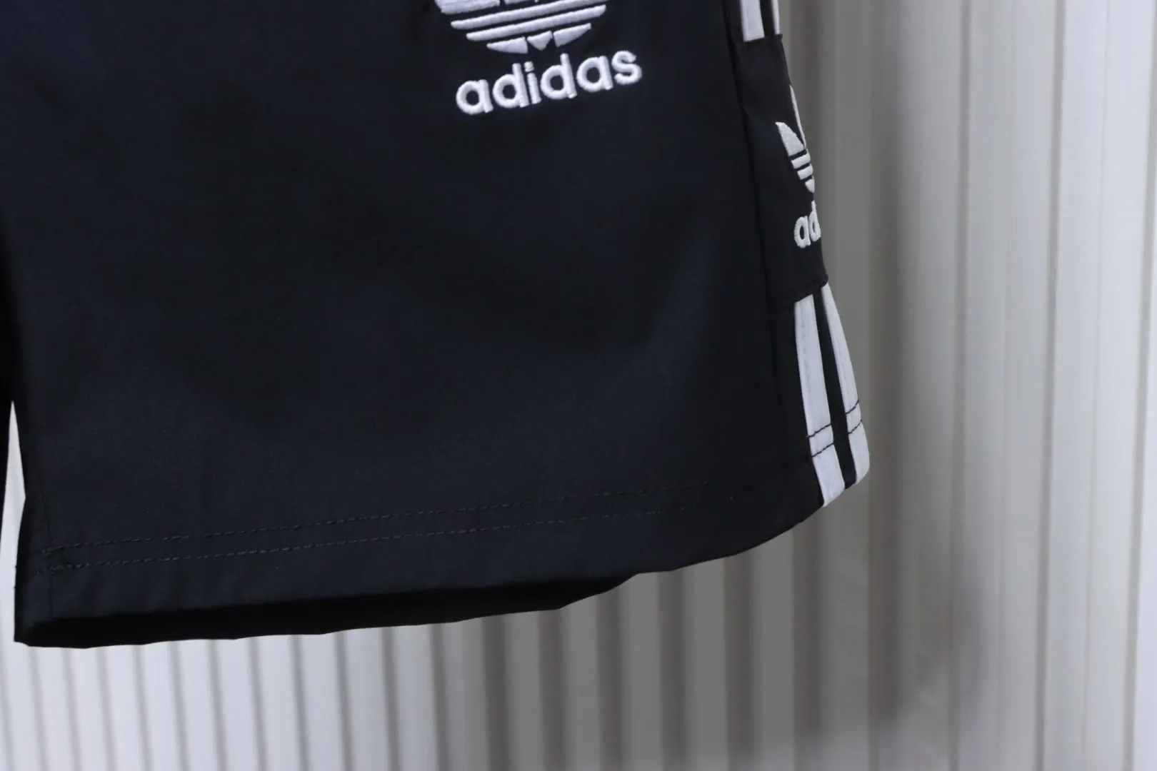 Bottom Hem Detail