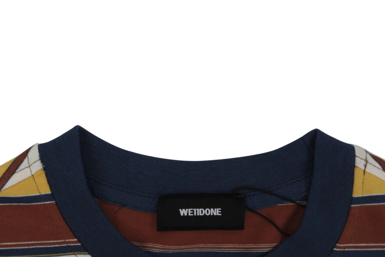 Close-up Neckline