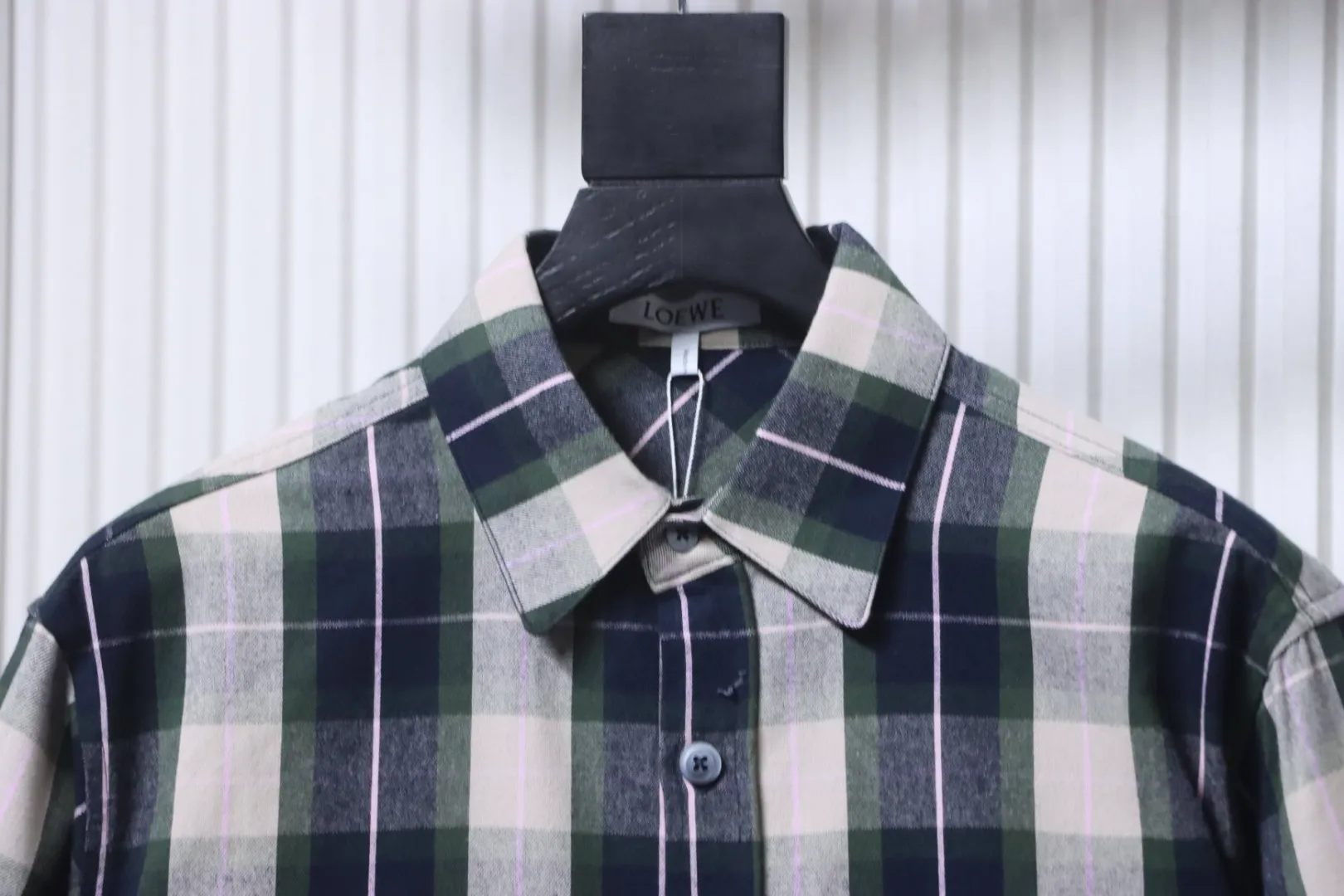 Neckline