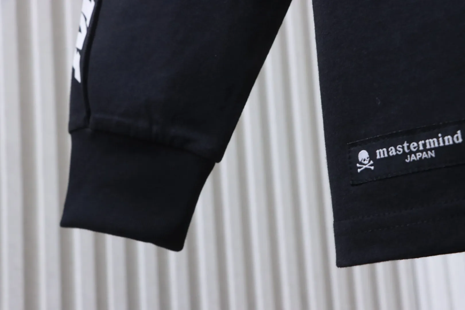 Long Sleeve Detail