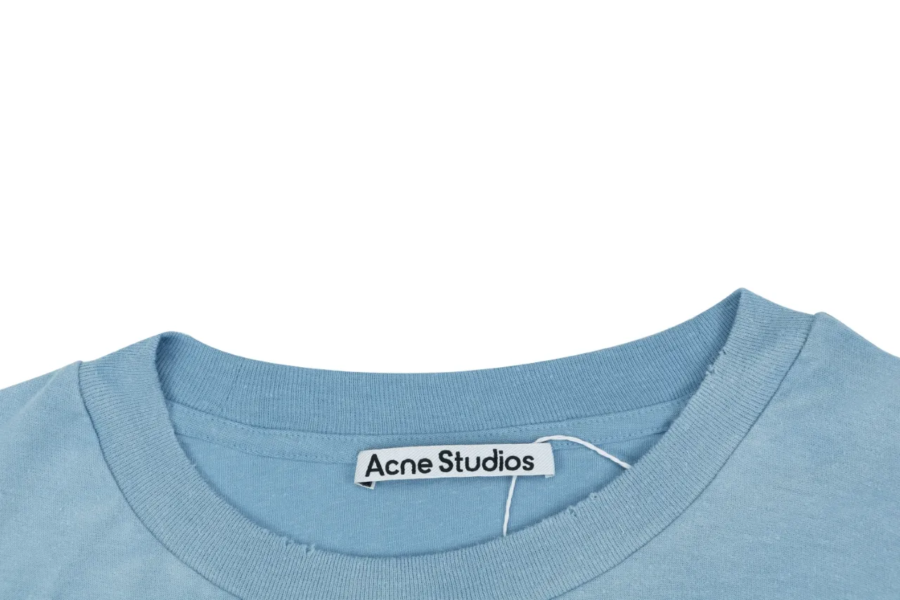 Neckline
