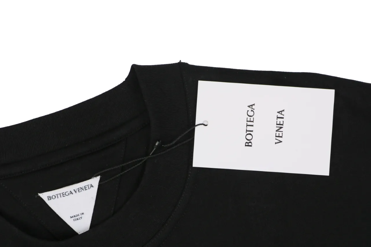 Neckline and Tag