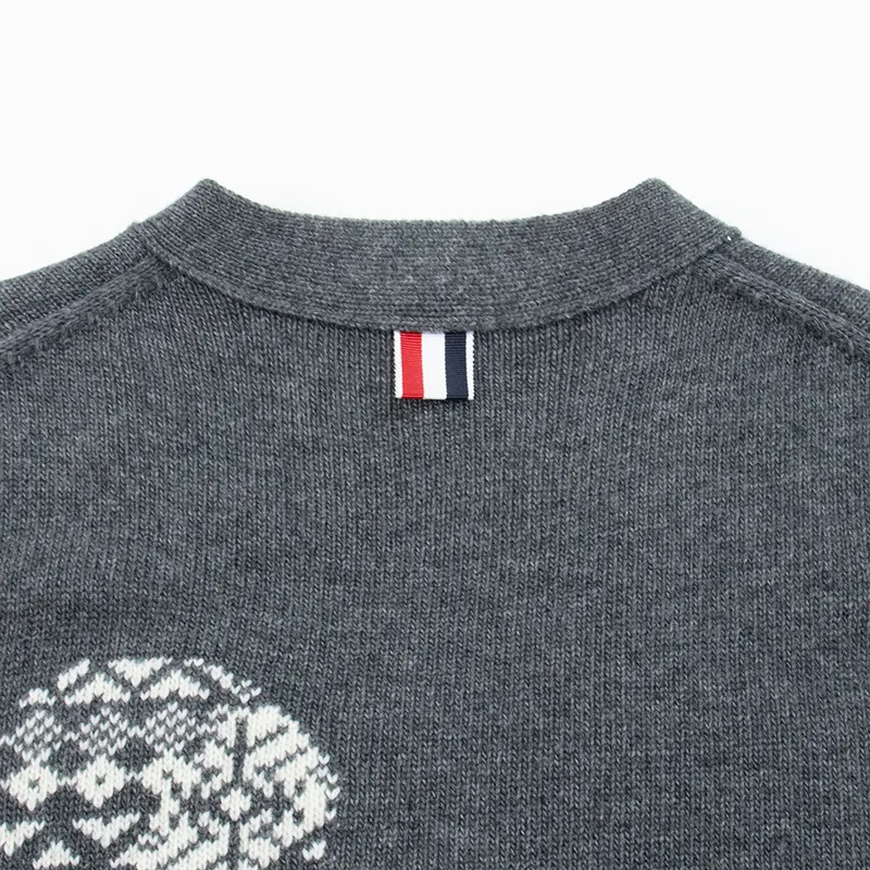 Crew Neck Details