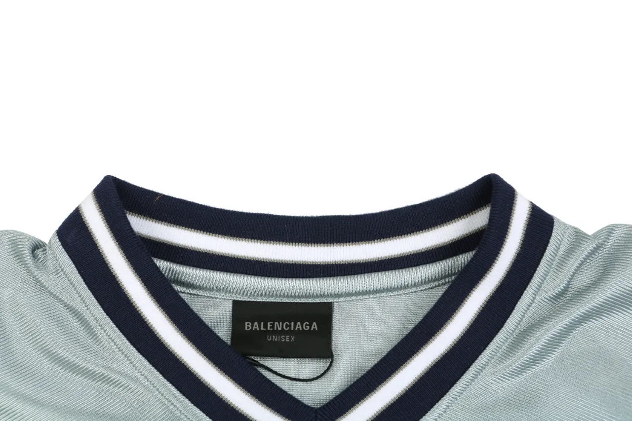 Neckline