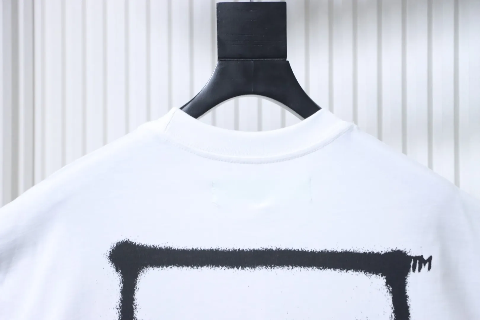 Neckline