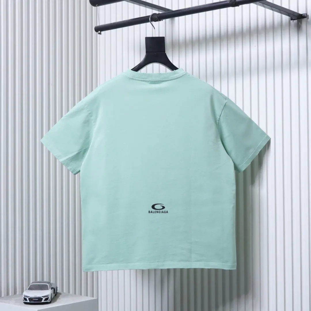 Back of BLCG Circular Letter Print Ripped T-Shirt Color Green