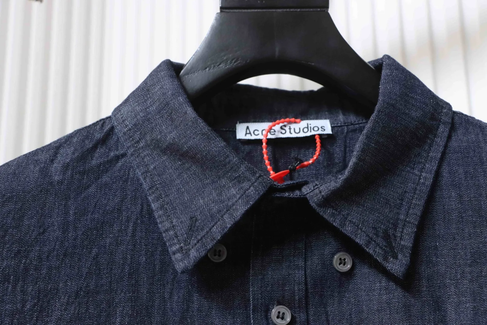 Close-up View of Collar