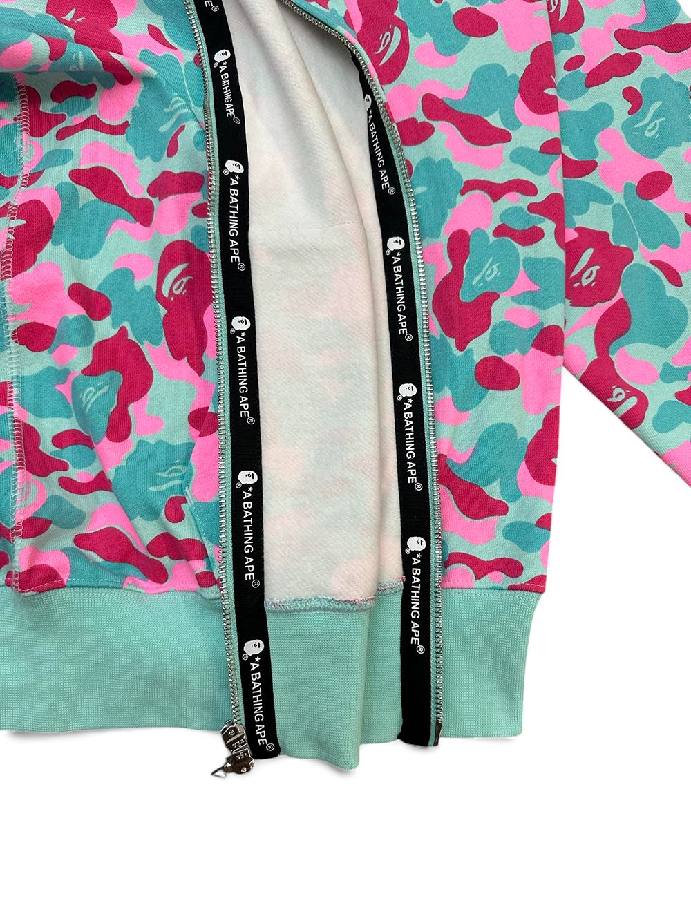 Hoodie zipper details