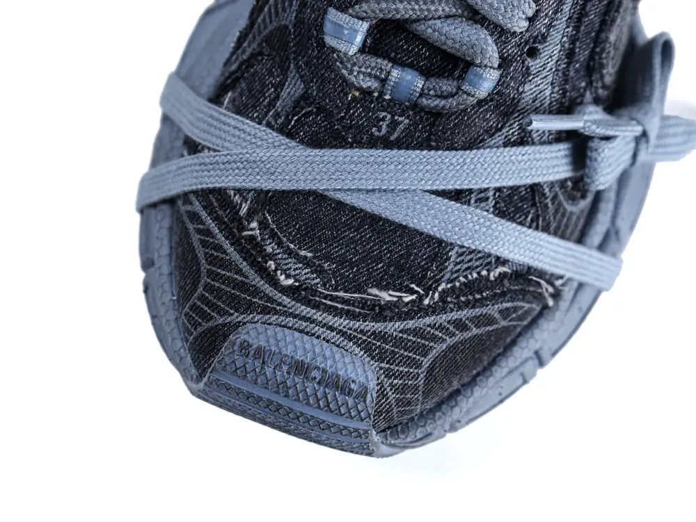 the blue toe
