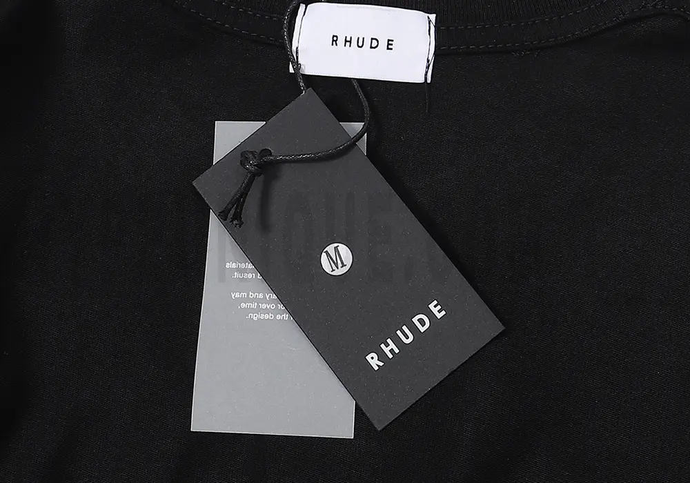Sophisticated Yet Simple Label.