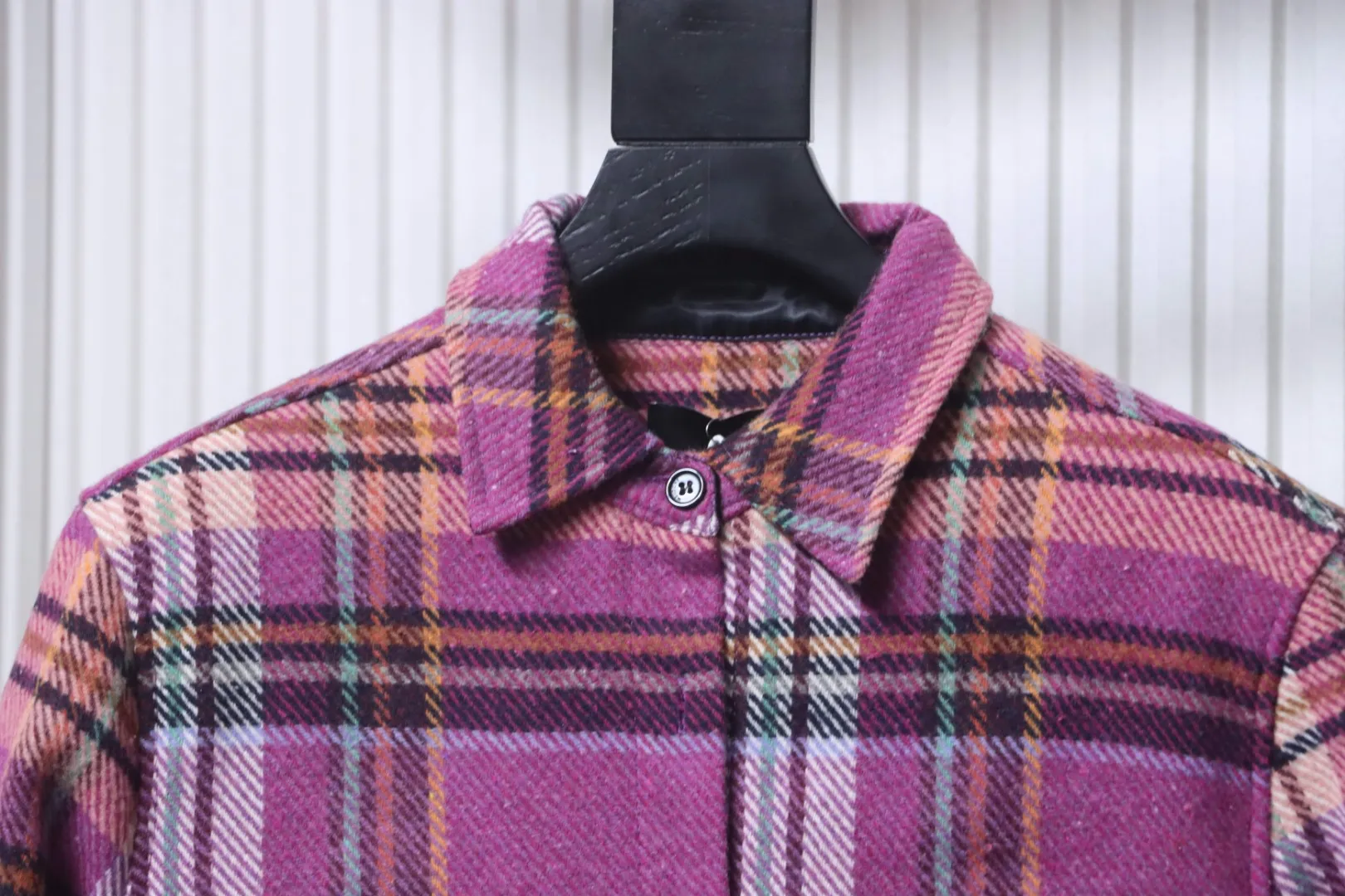 Collar Detail