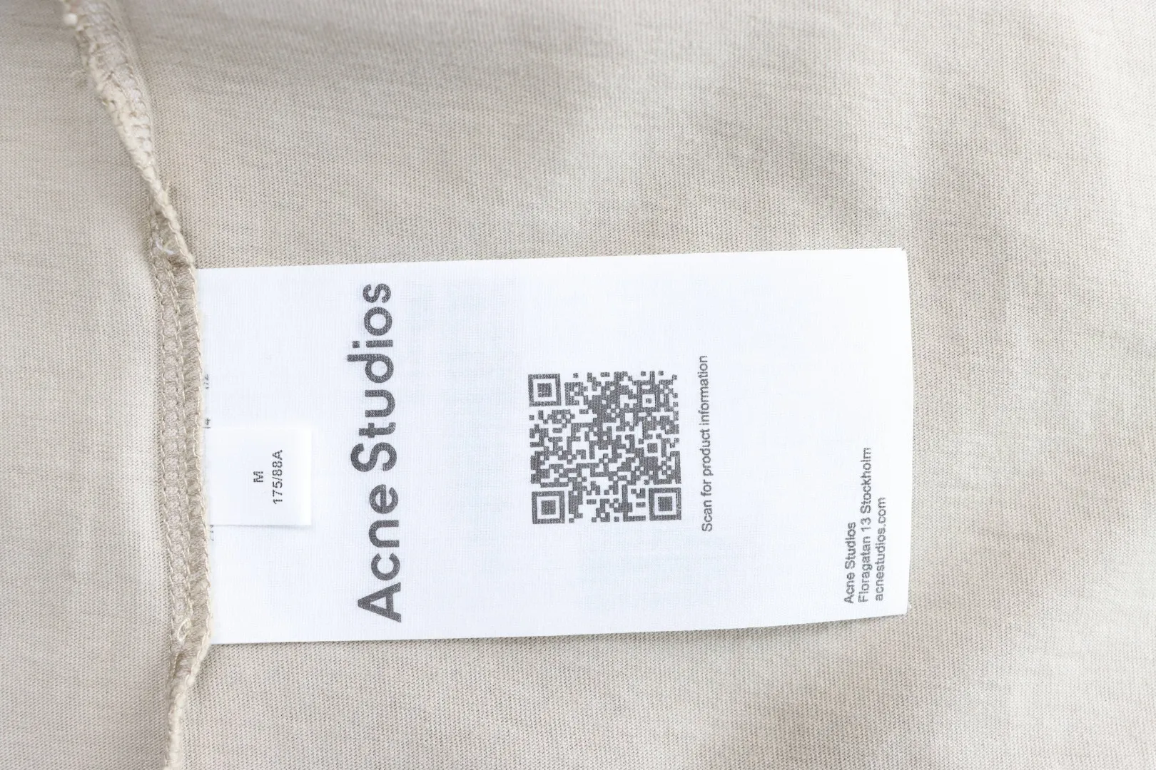 Label with QR code