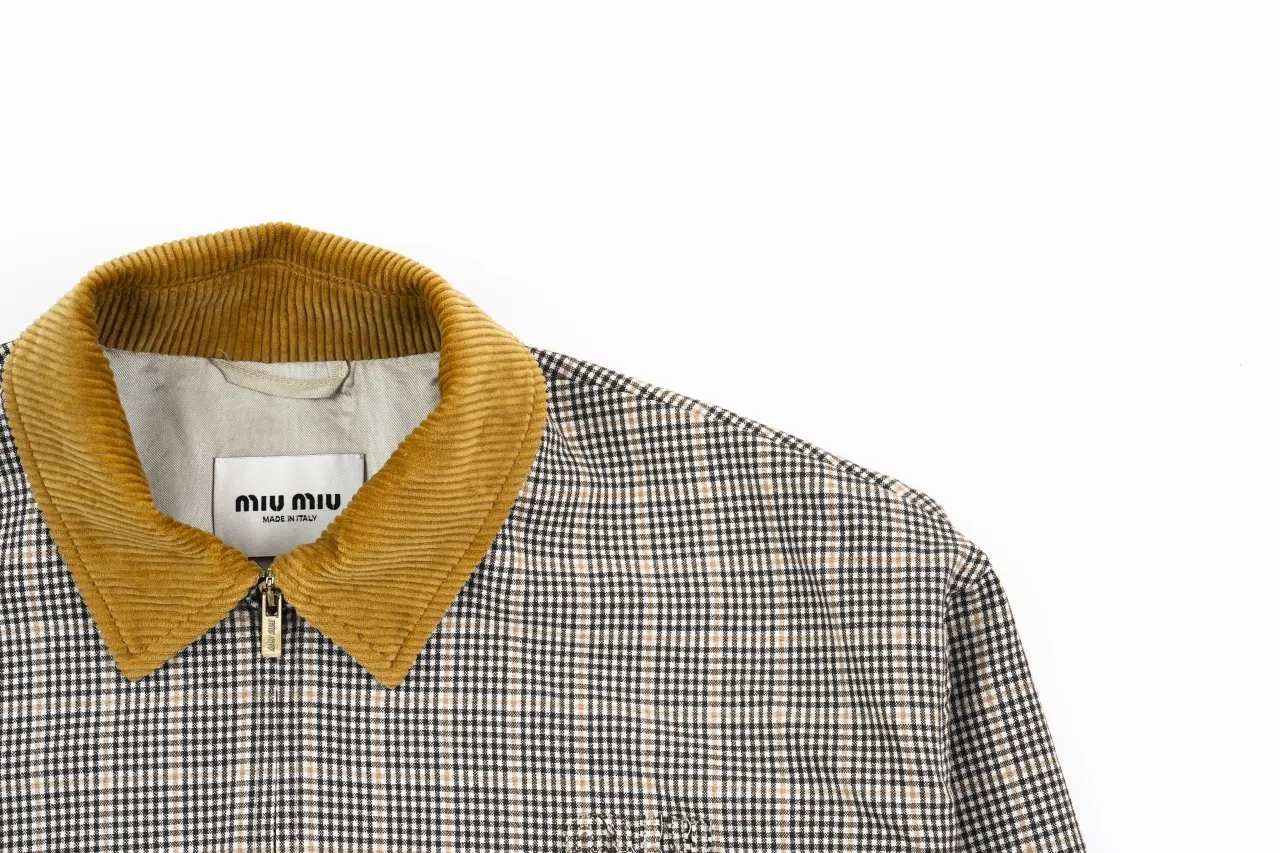 Half View Collar
