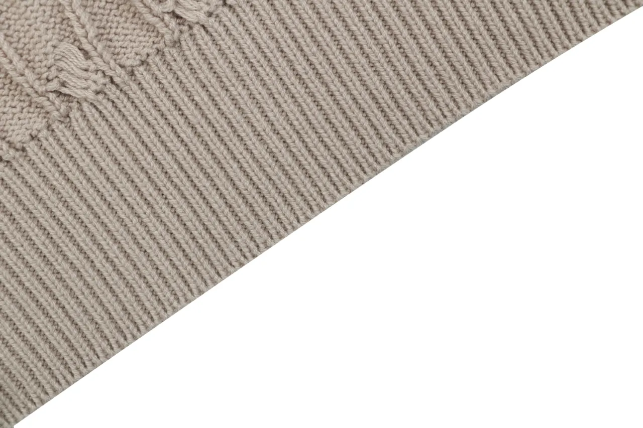 Bottom Hem Details