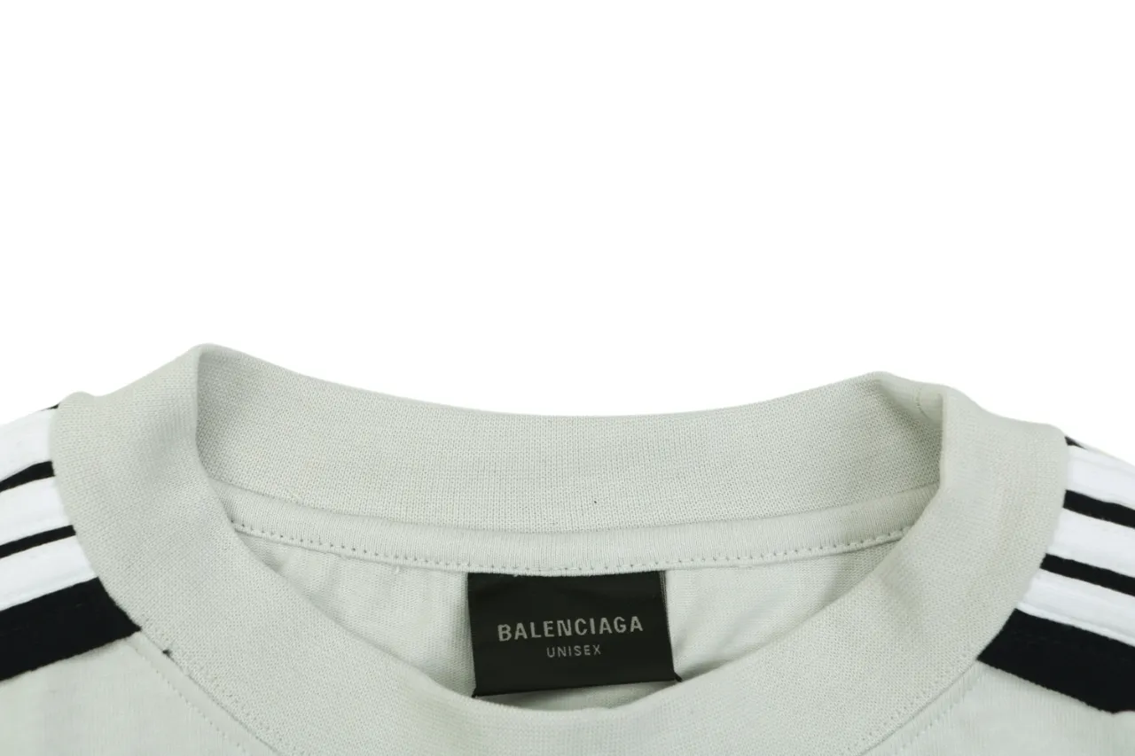 Neckline