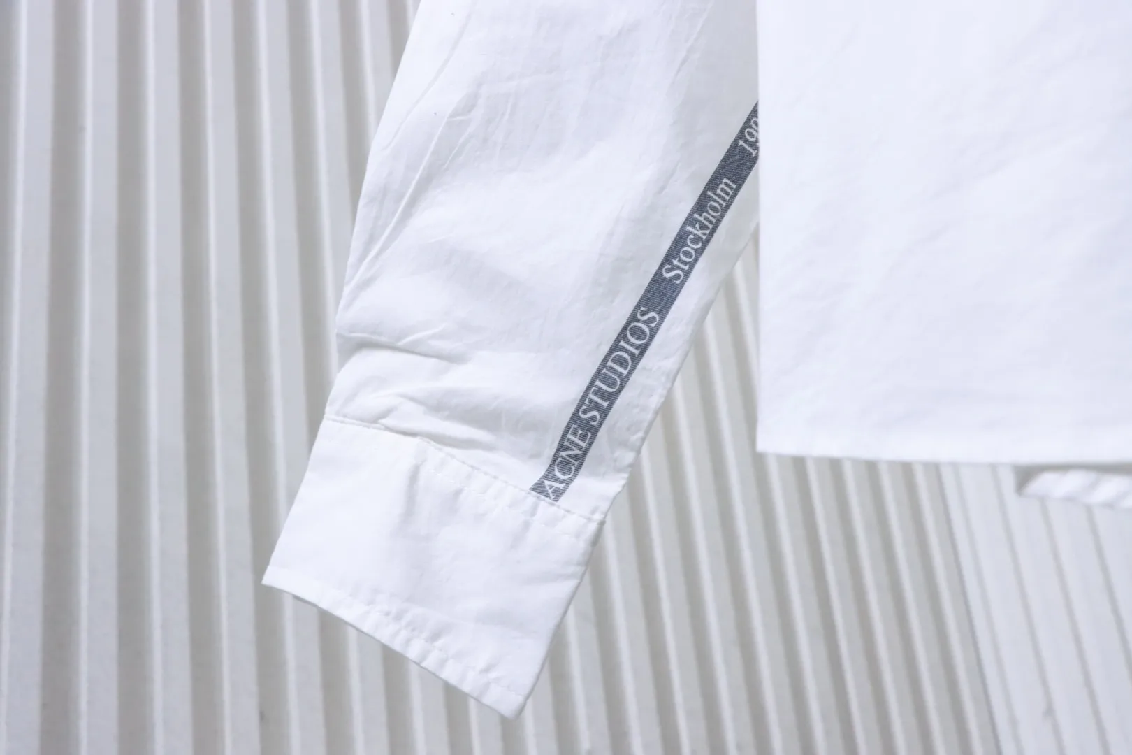 Long Sleeve Detail