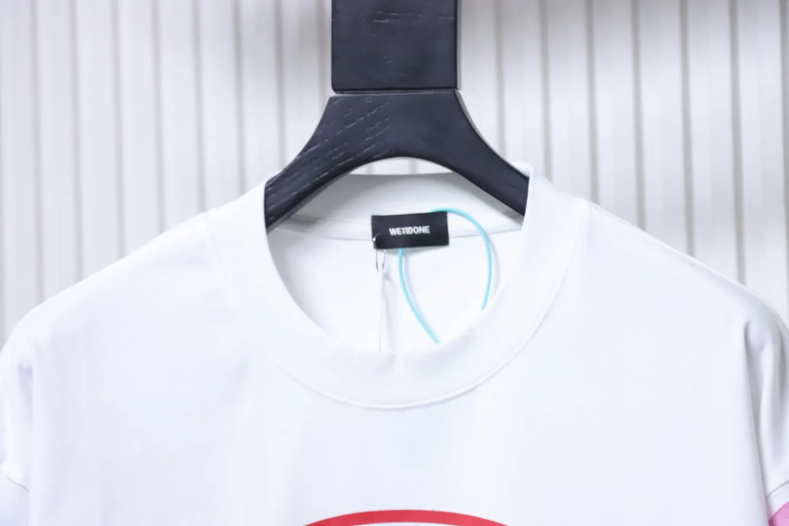 Neckline