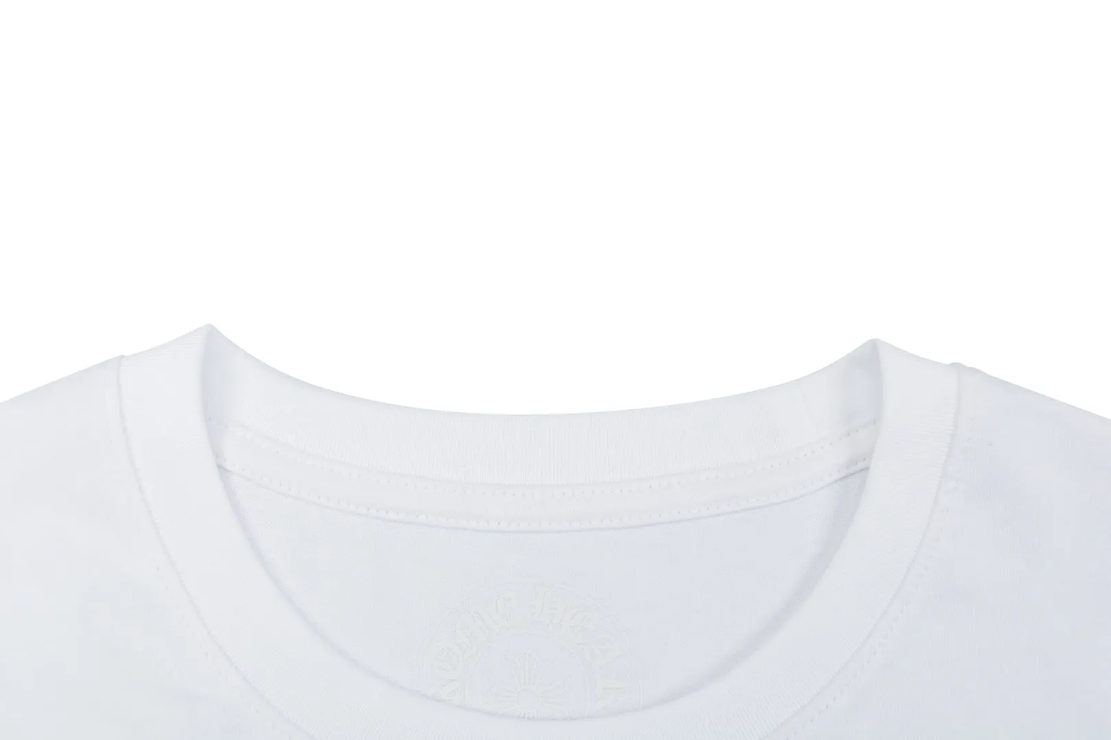 Close-up Neckline