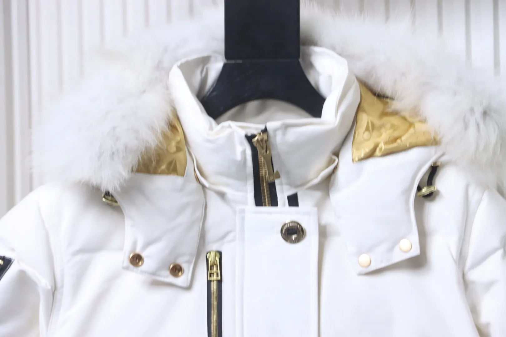 Collar Detail