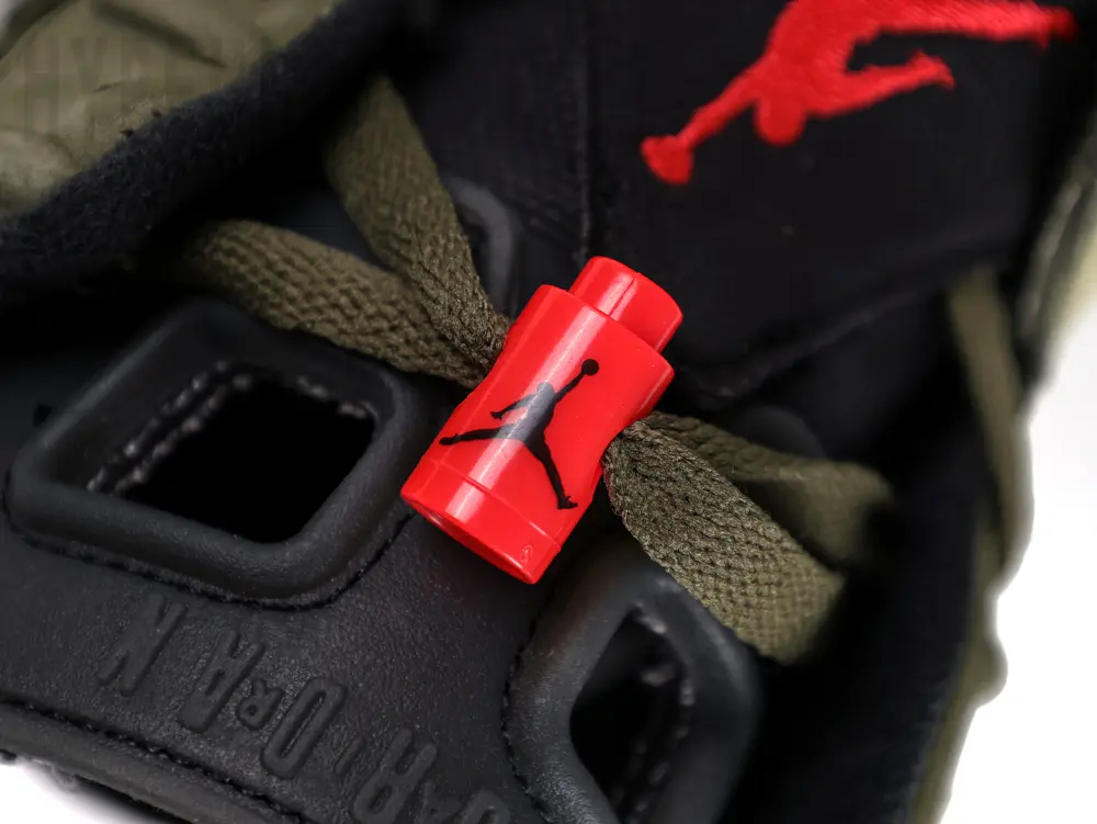 red buckle