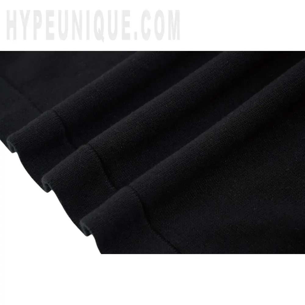 Precision-cut with wrinkle-resistant soft fabric.