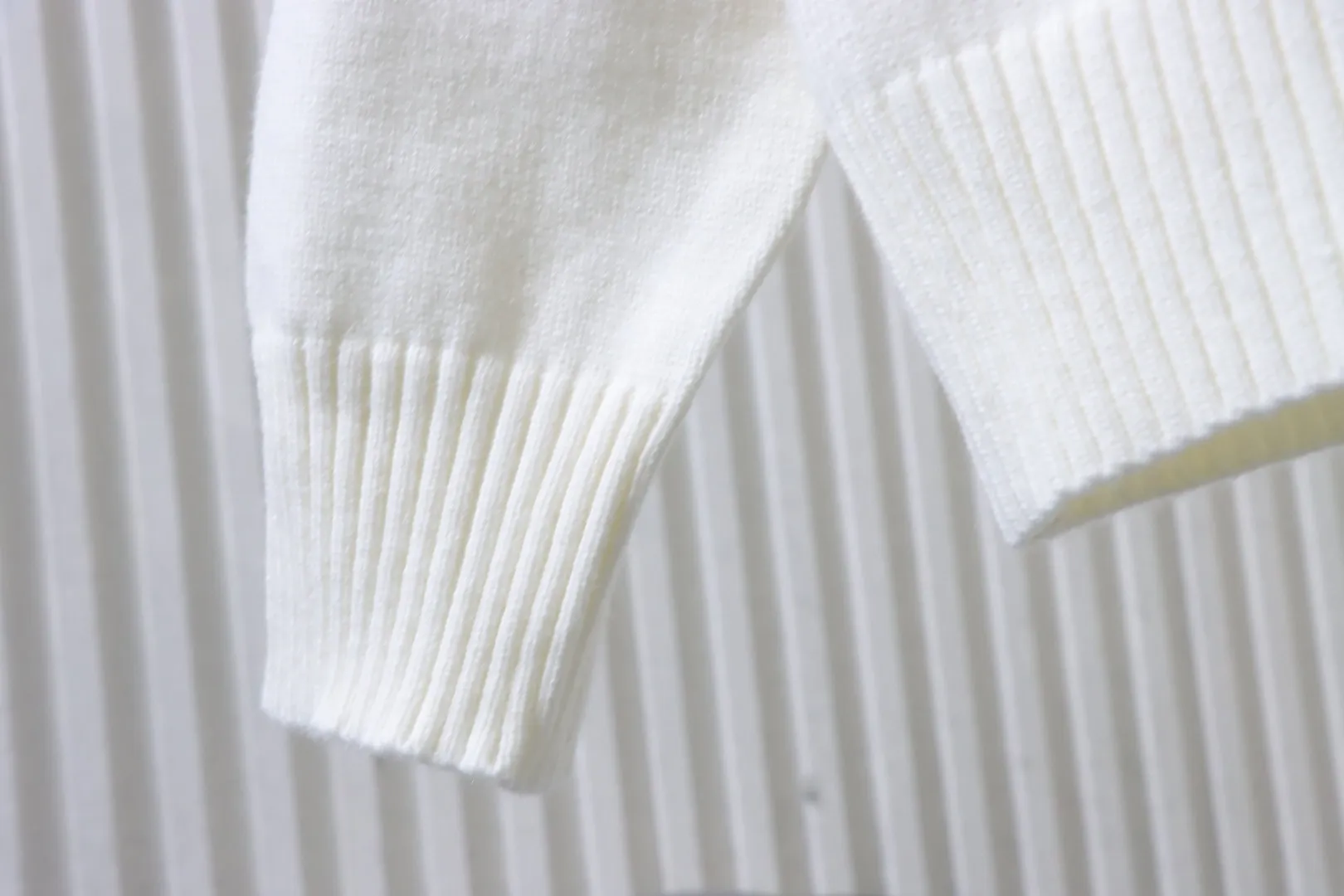 Long Sleeve Detail