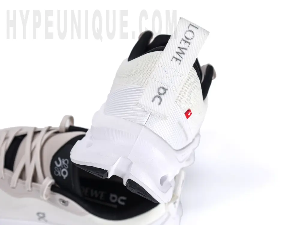 On Cloudtilt Loewe 2 WMNS Sand / White white heel.