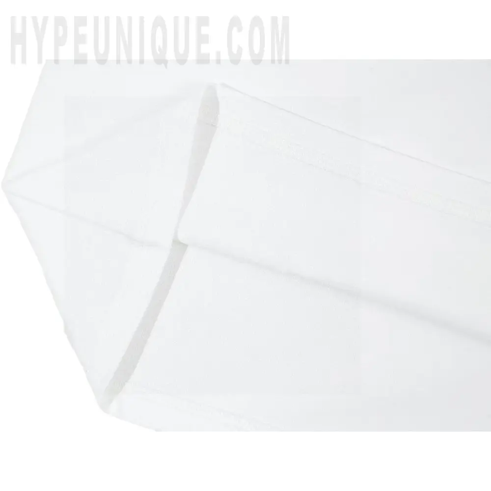 The fabric is soft and wrinkle-resistant.