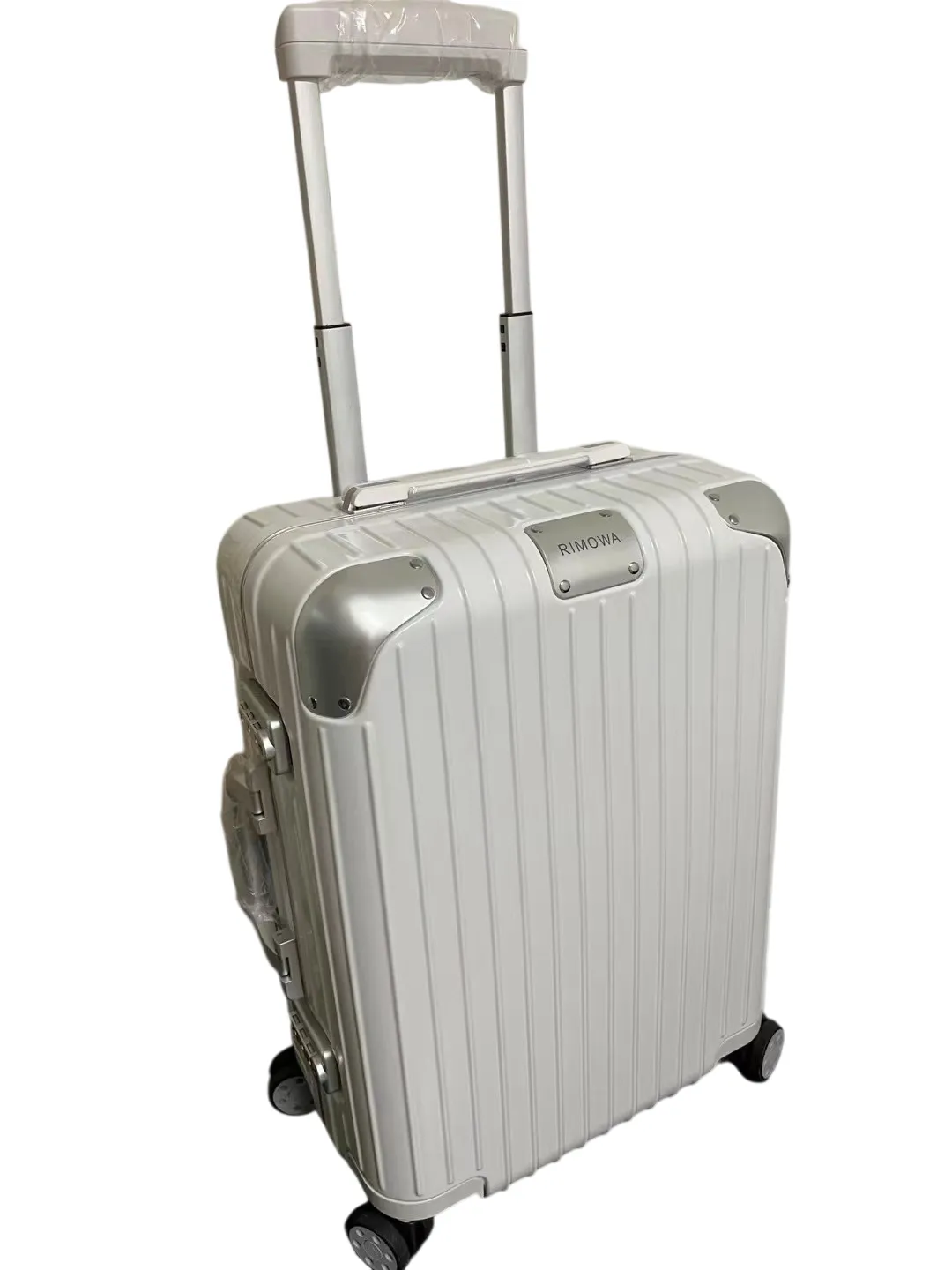 Hybrid Polycarbonate Aluminum Suitcase Front View