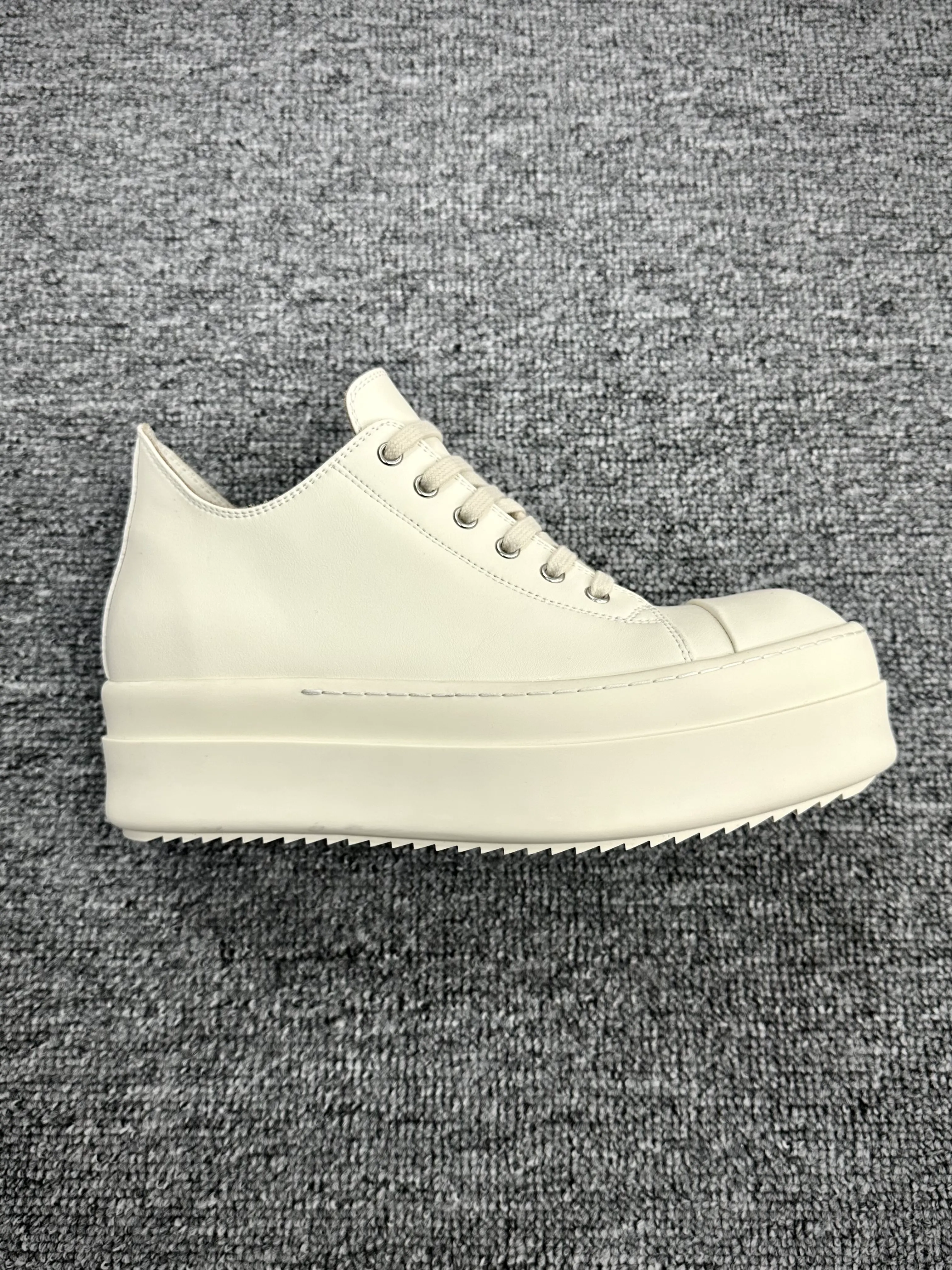 R 0wens Hollywood Runway Milk Leather Low Sneakers Right Side View