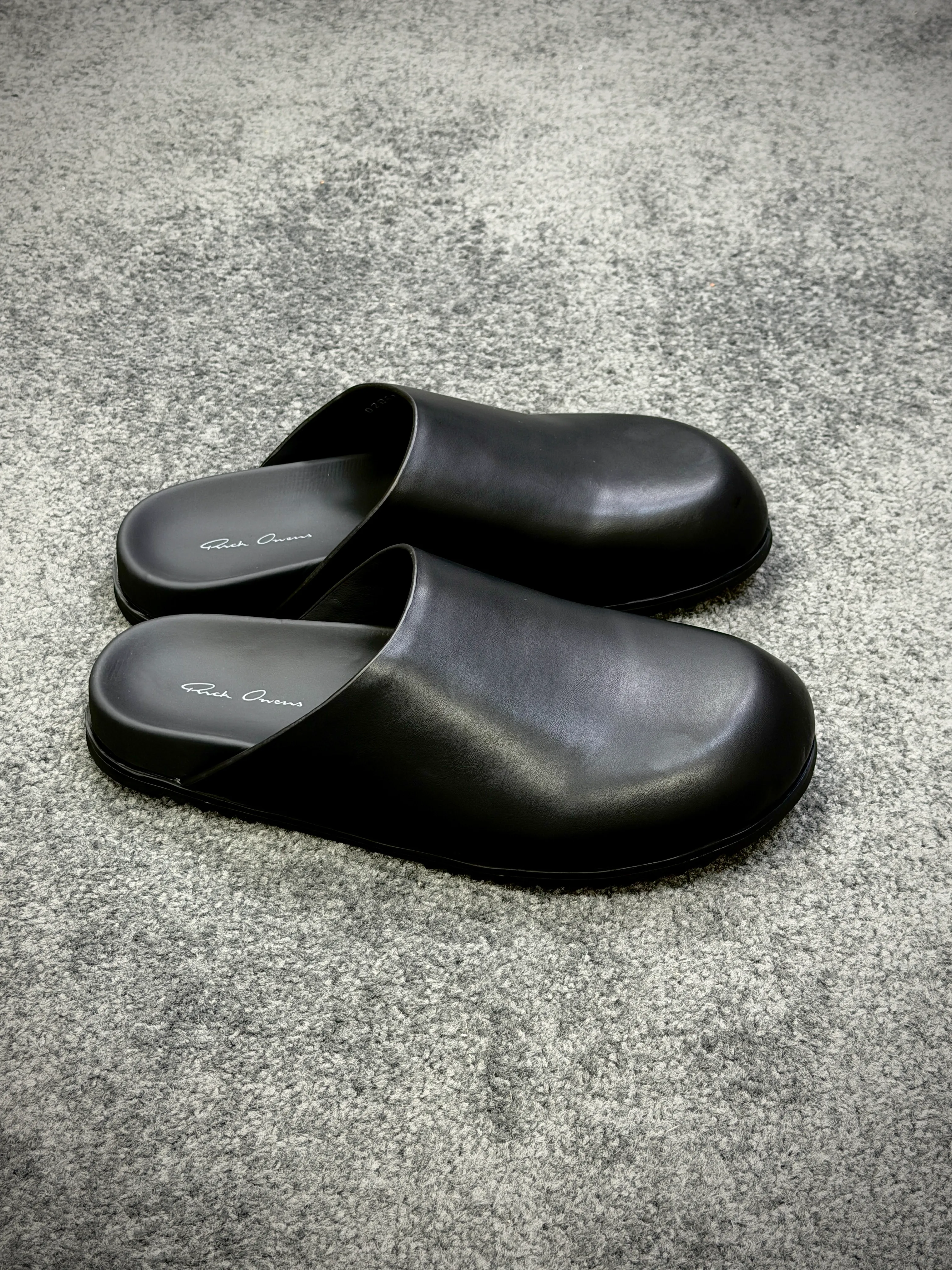 R 0wens “Black” Leather Granola Mules