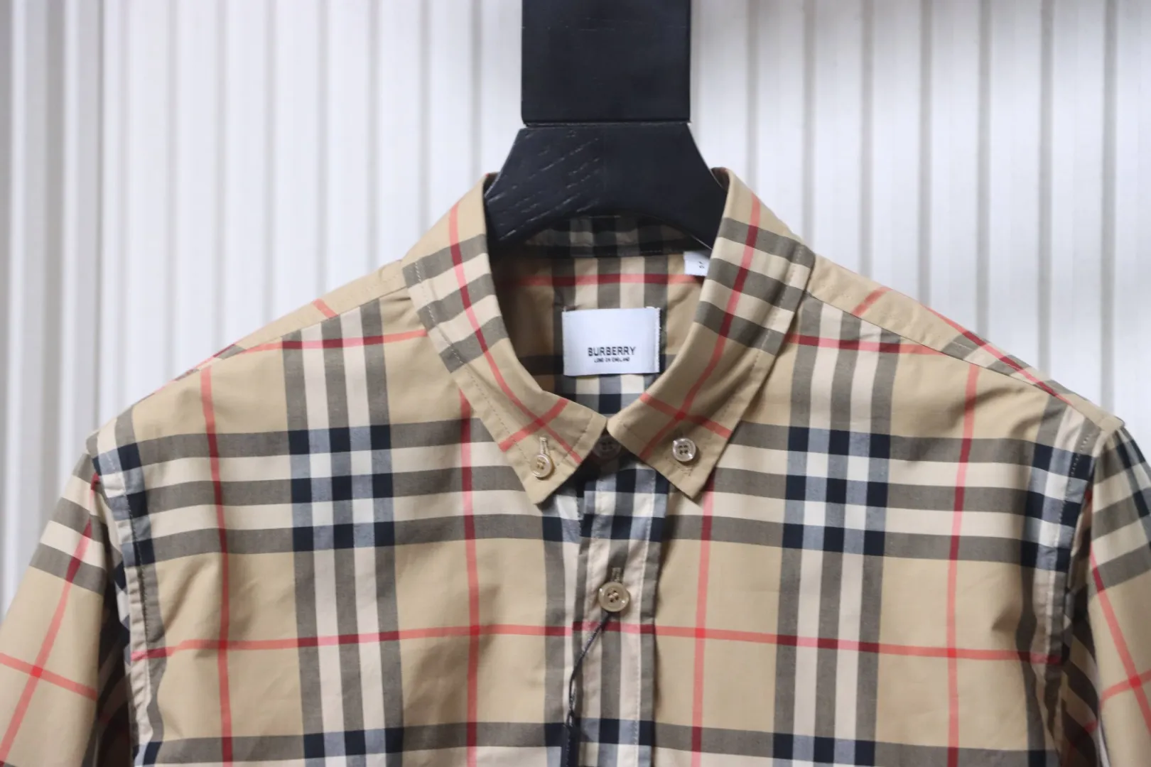 Collar Detail
