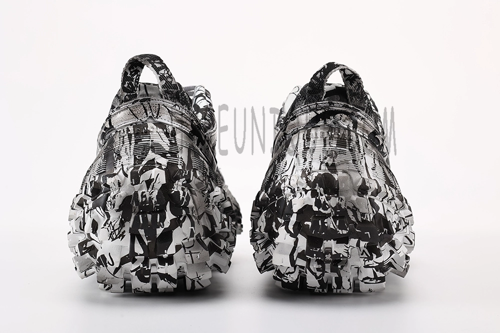Bouncer graffiti-print sneakers
