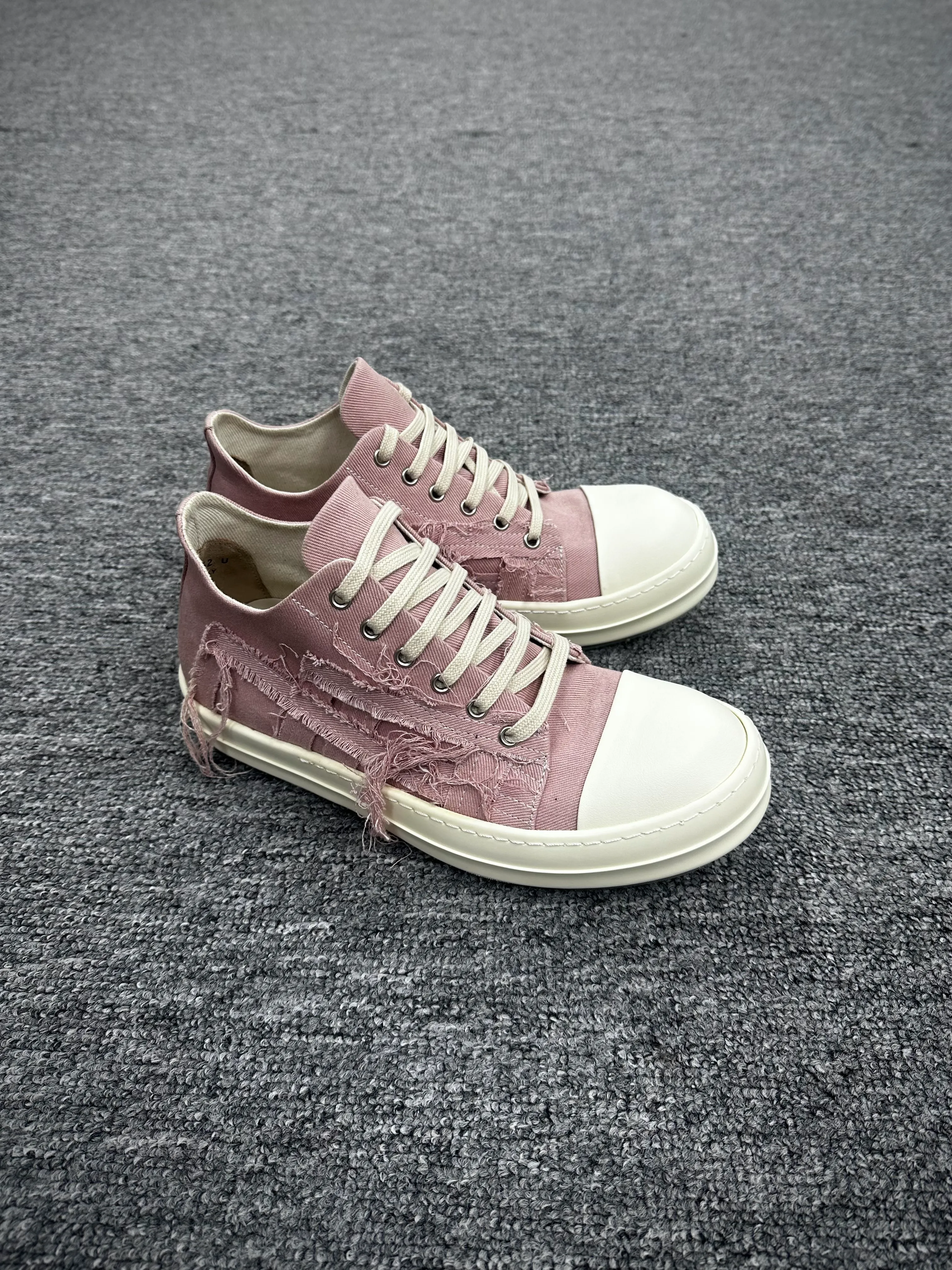 R 0wens DRKSHDW Slashed Low Sneakers “Faded Pink/Milk”