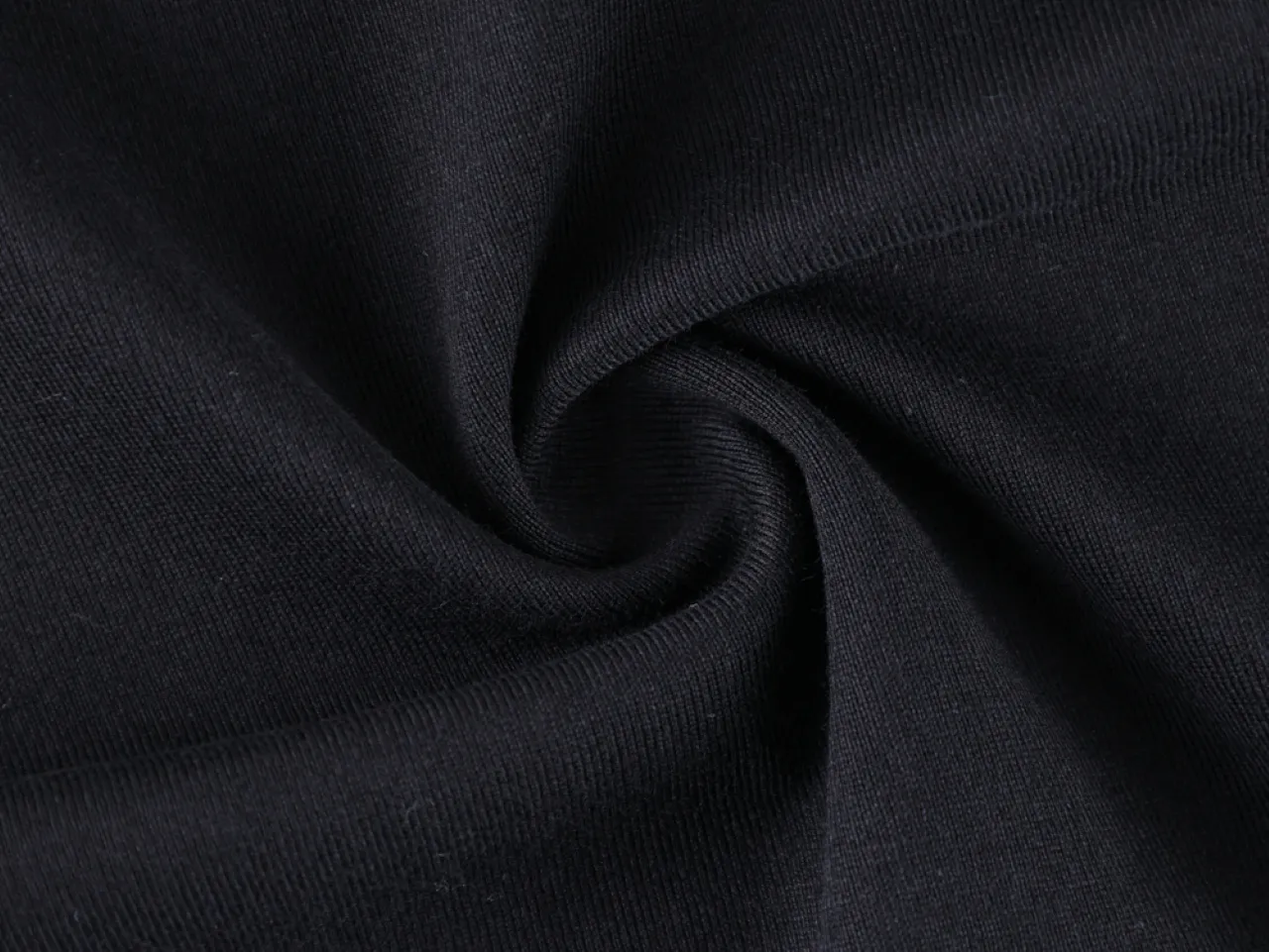 Swirl Details of T-Shirt