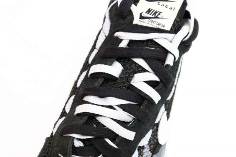 VAPORWAFFLE SACAI BLACK WHITE