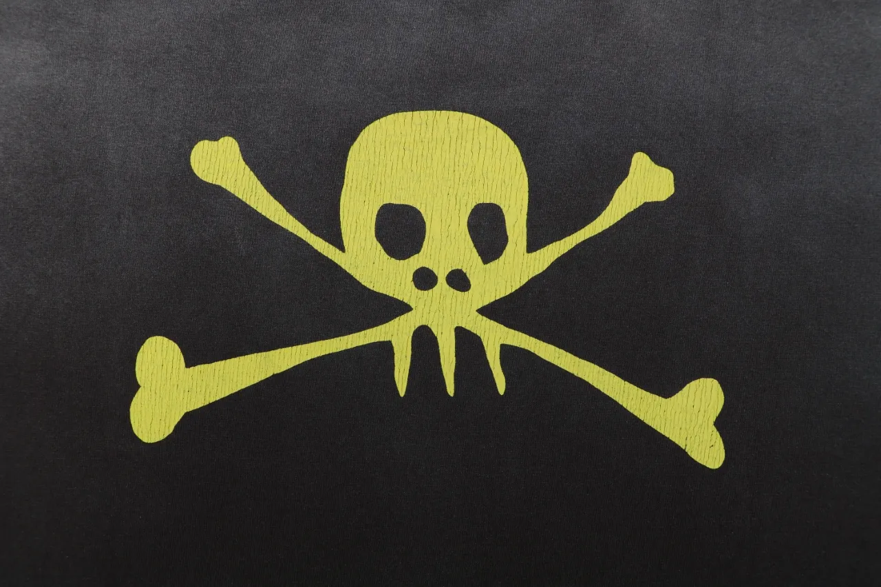 Skull Logo Print
