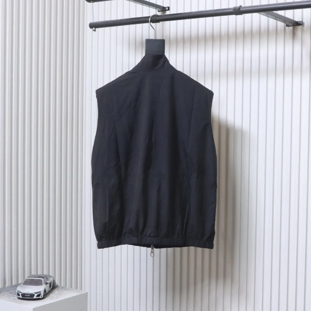 Back LP Reversible Wool Nylon Zipper Vest