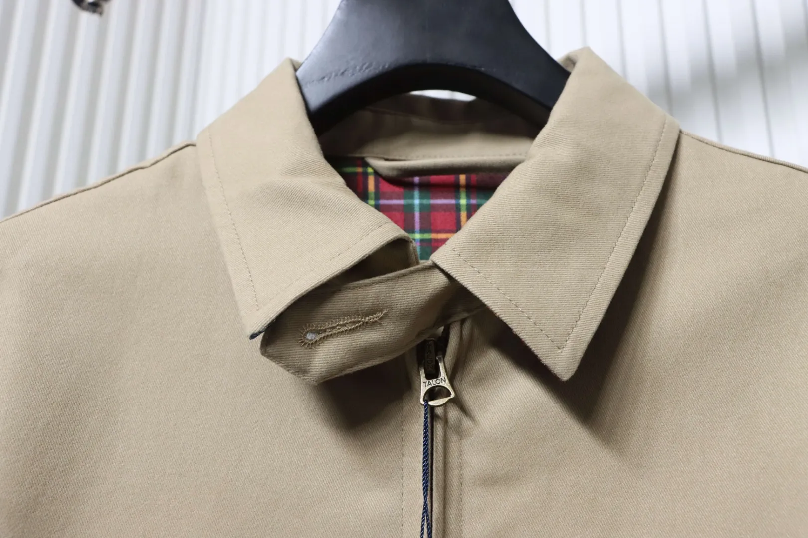 Collar Detail