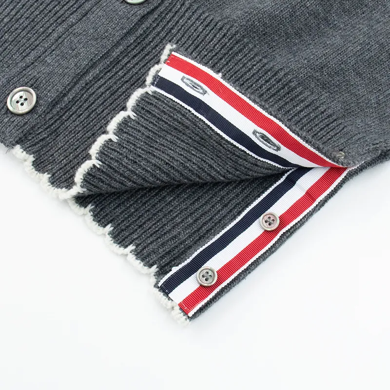 Button Hem Tri-color Details