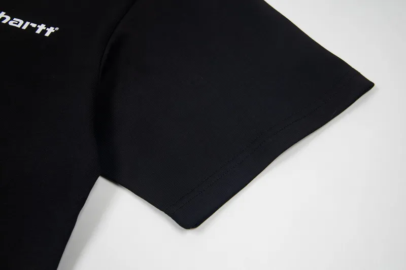 Sleeve detail