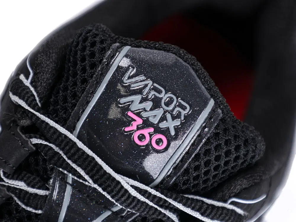 the shoe tongue