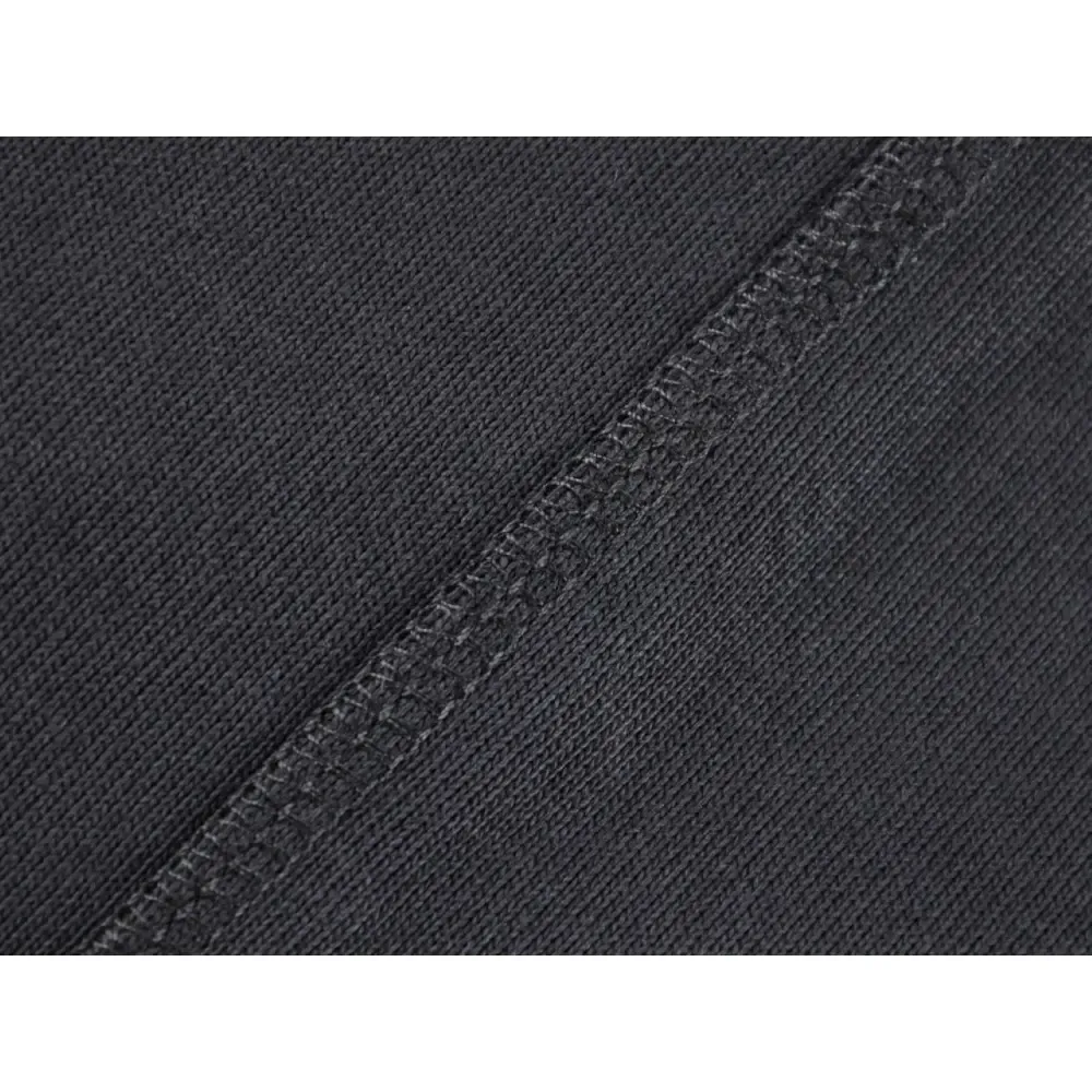 Precision-cut with wrinkle-resistant soft fabric.