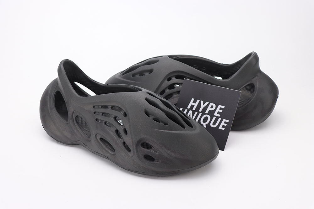 Yeezy Foam Runner ‘Onyx’ Reps