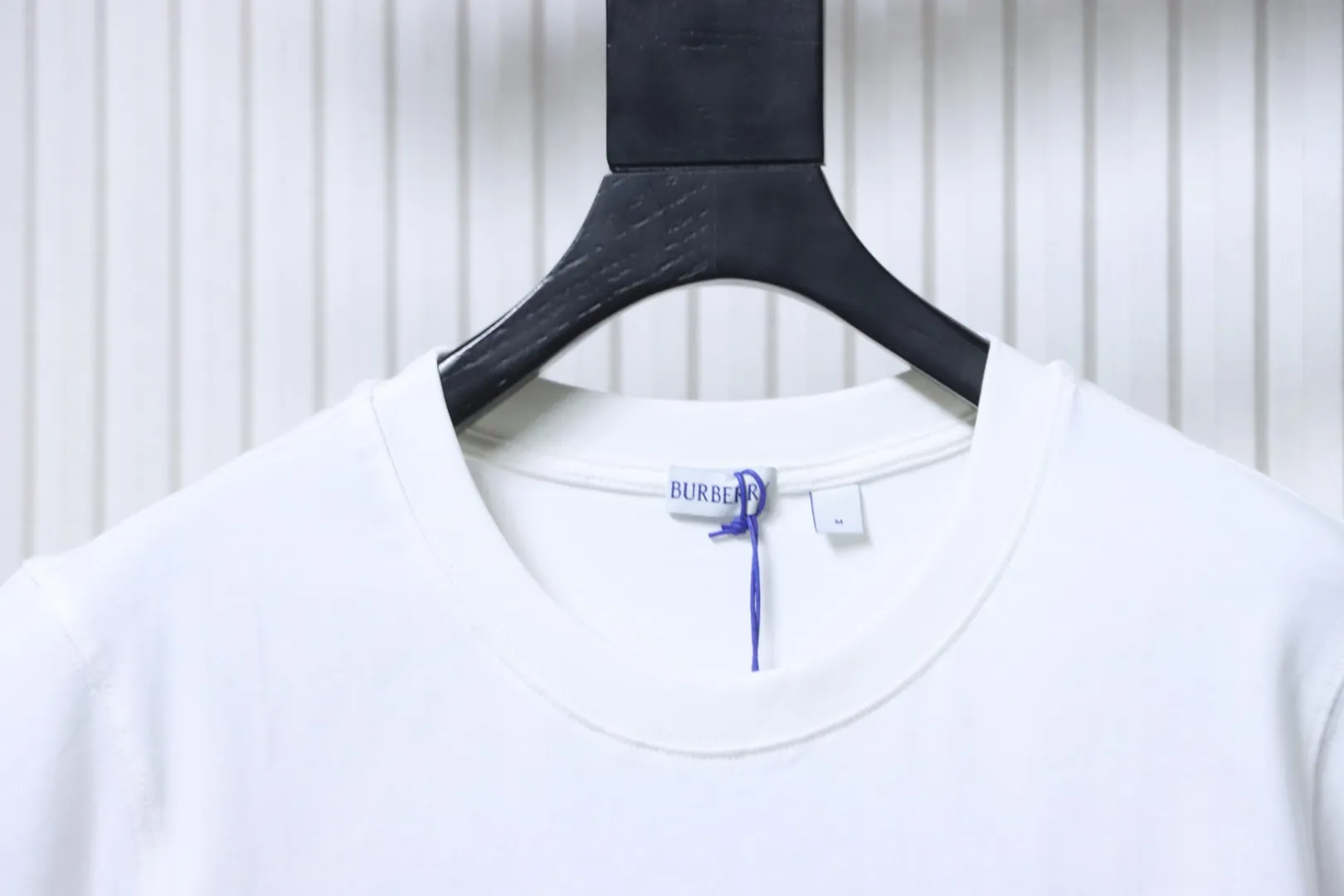 Neckline