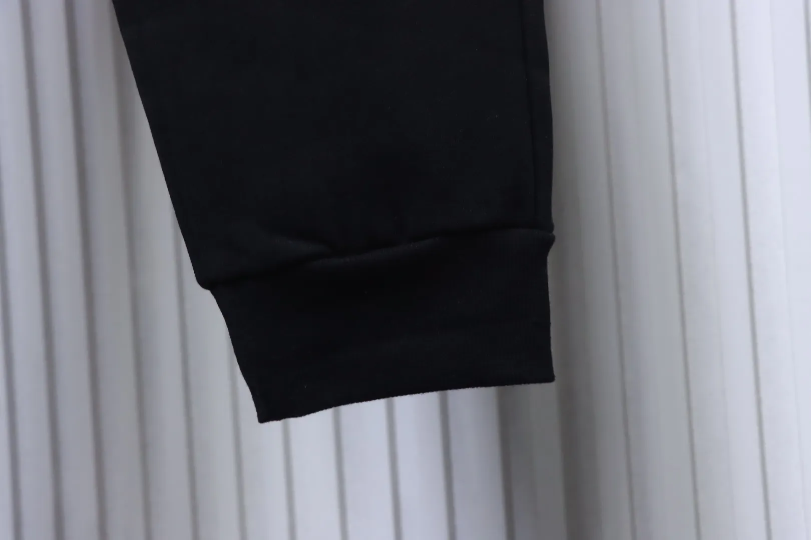 Bottom Hem Details