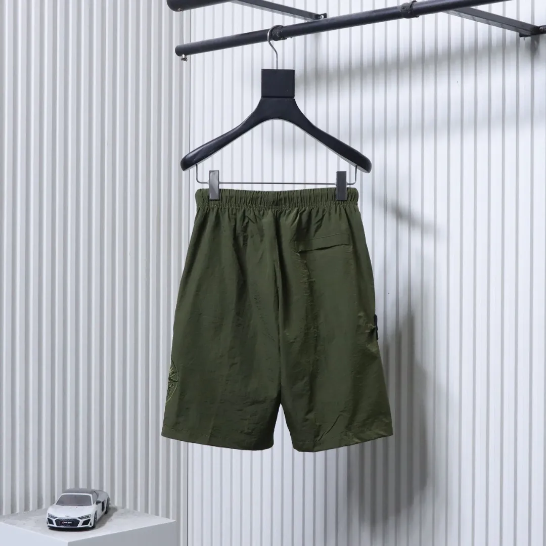Back of Classic Cargo Shorts Color Green