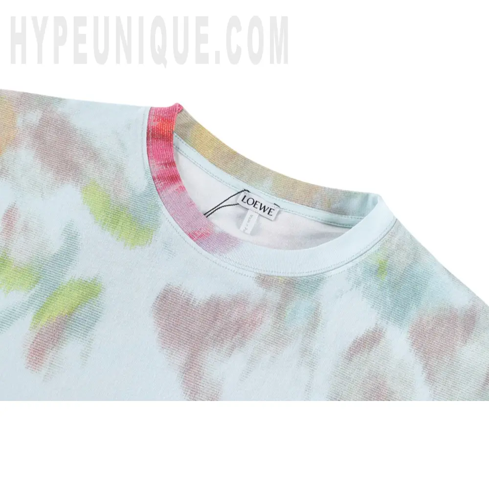 Close-up of the collar detail