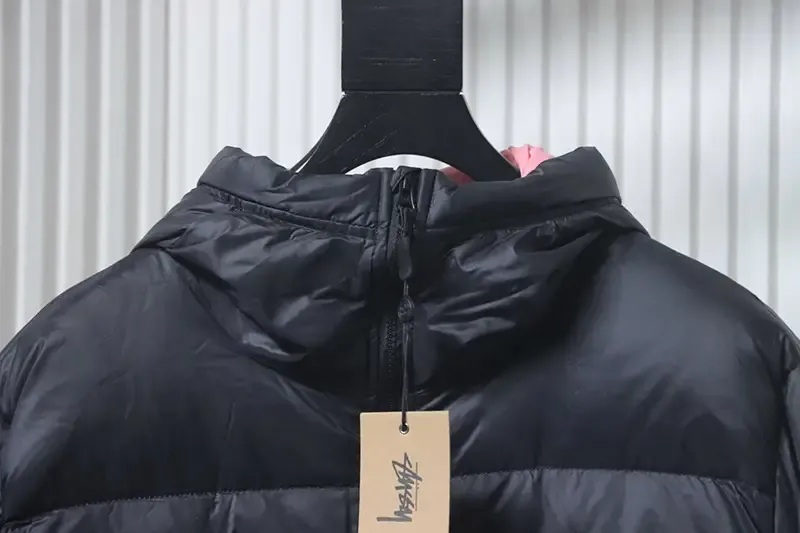 Neckline