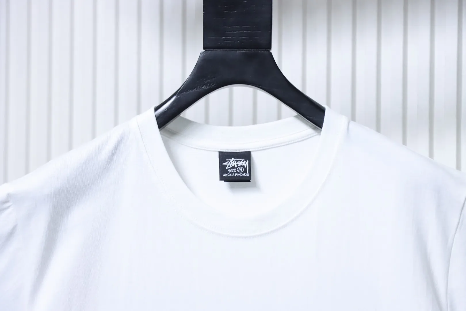 Neckline